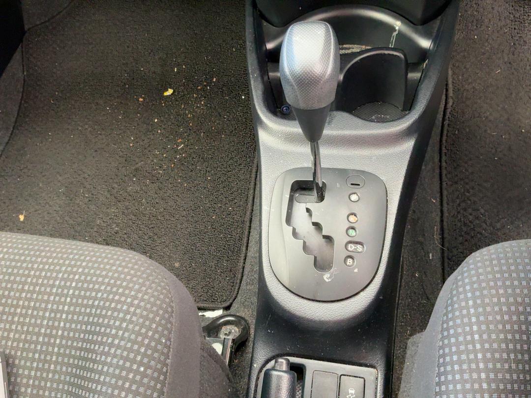 Photo '15' of Toyota Vitz Photo '15' of Toyota Vitz