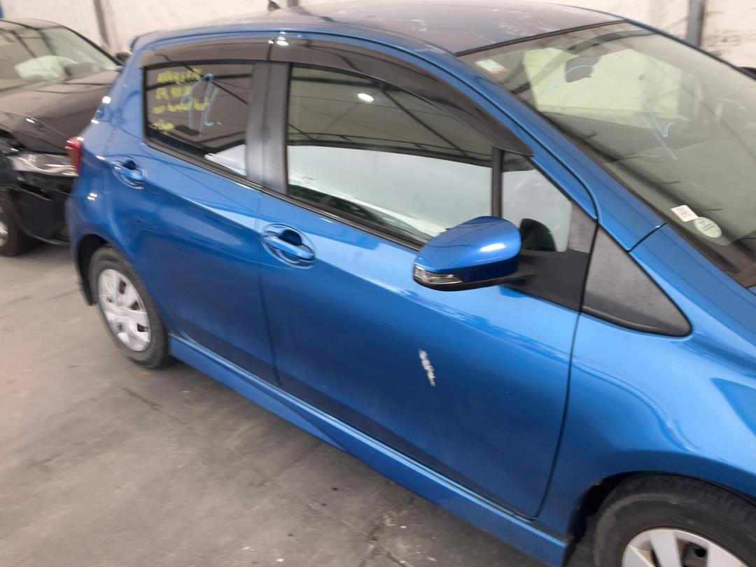 Photo '3' of Toyota Vitz Photo '3' of Toyota Vitz