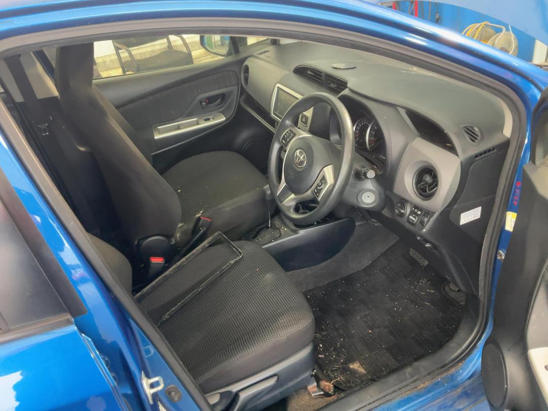 Photo '18' of Toyota Vitz Photo '18' of Toyota Vitz