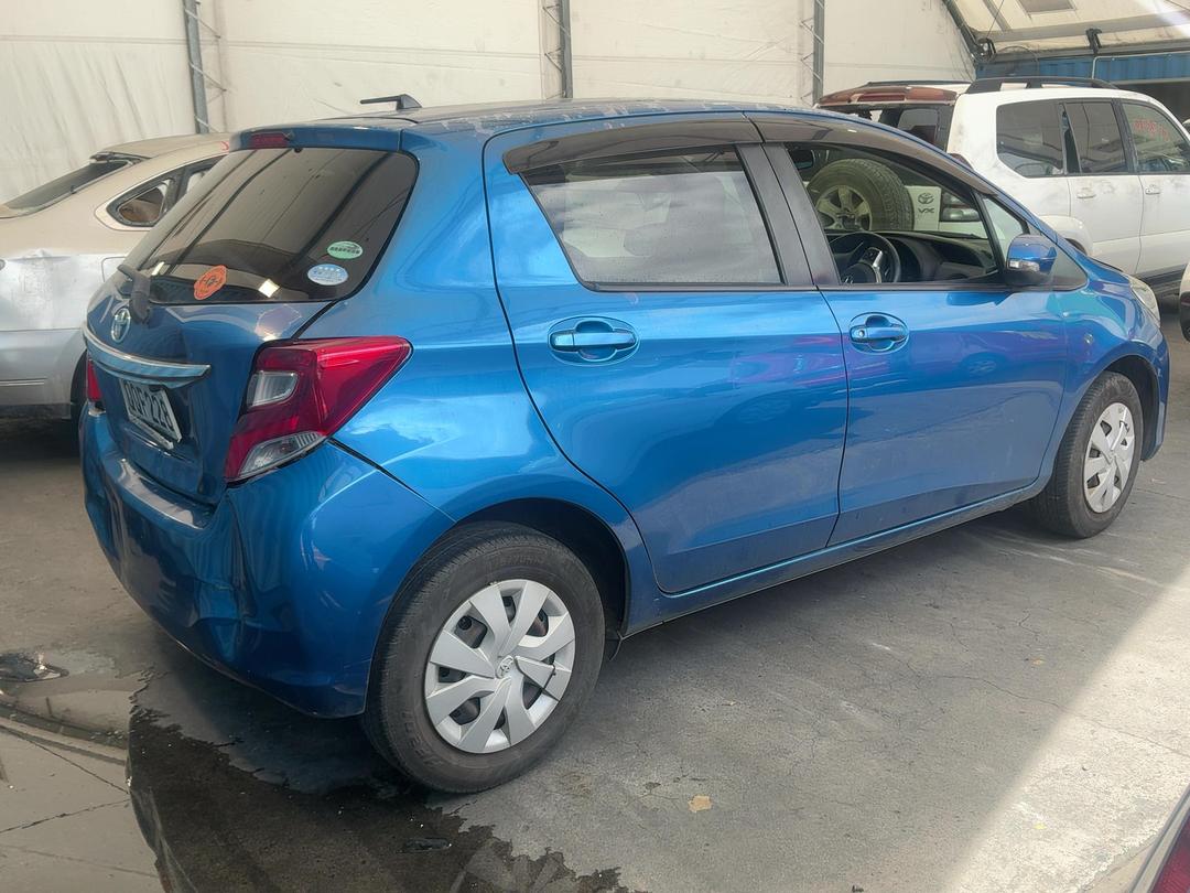 Photo '7' of Toyota Vitz
