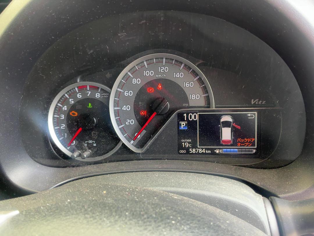 Photo '12' of Toyota Vitz