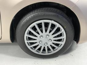 Photo '9' of Toyota Vitz
