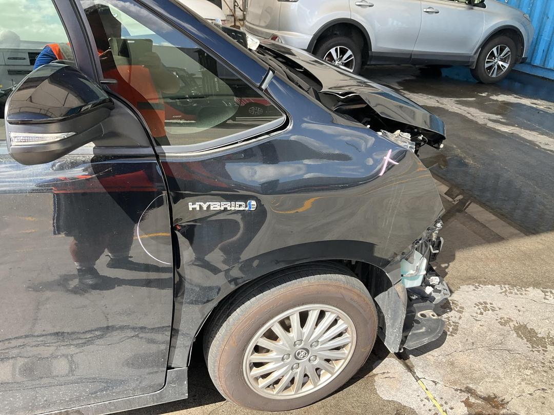 Photo '12' of Toyota Voxy