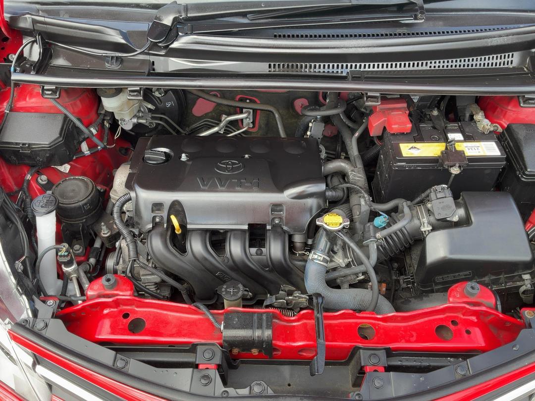 Photo '13' of Toyota Yaris