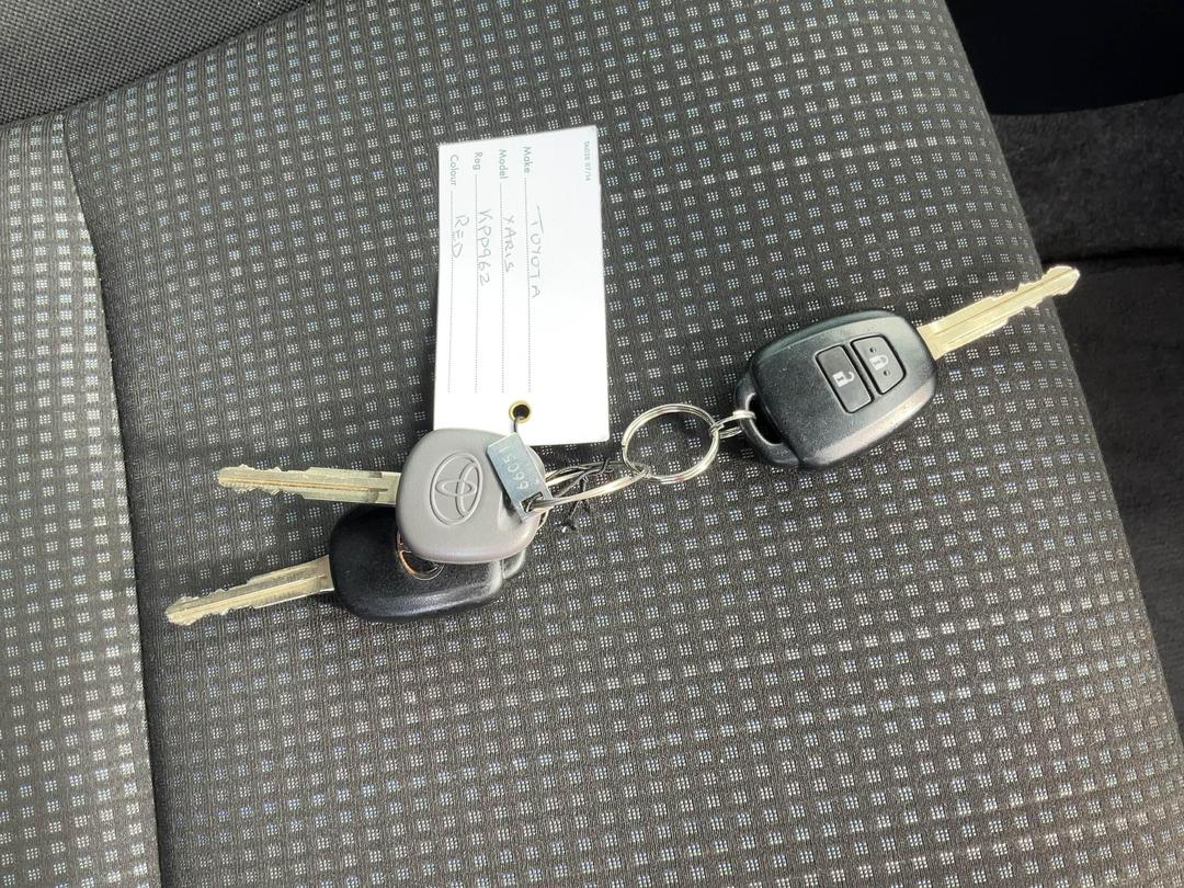 Photo '22' of Toyota Yaris