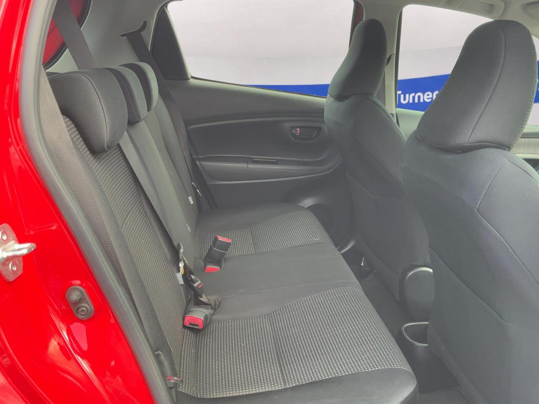 Photo '20' of Toyota Yaris