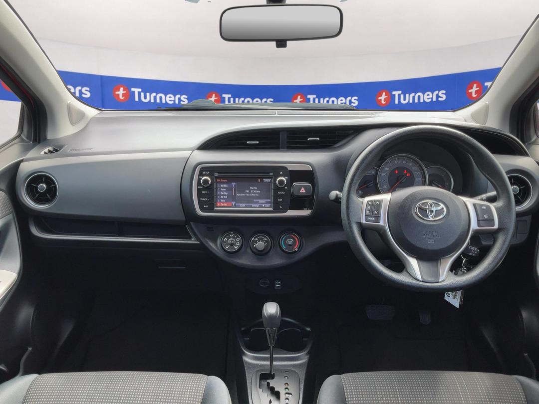 Photo '17' of Toyota Yaris