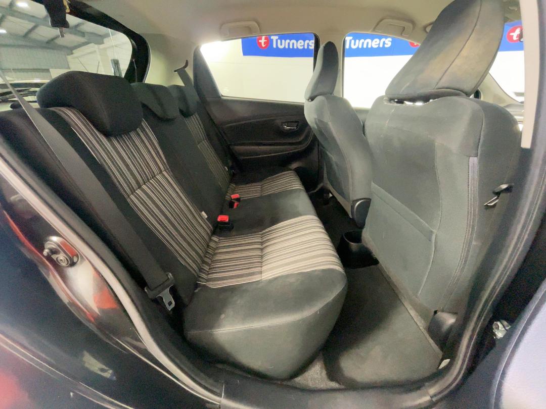 Photo '20' of Toyota Yaris