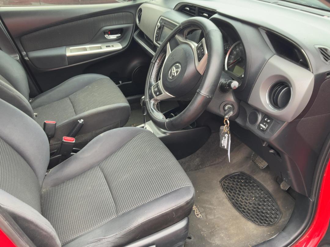 Photo '12' of Toyota Yaris SX