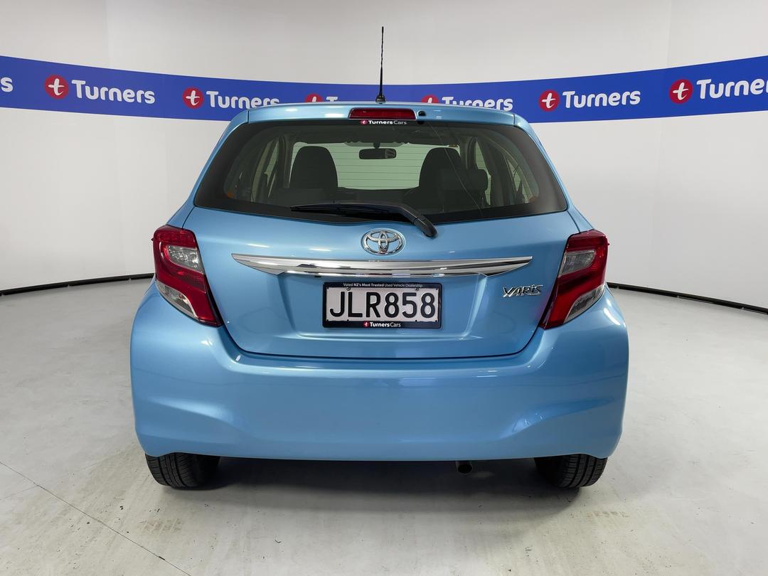 Photo '6' of Toyota Yaris
