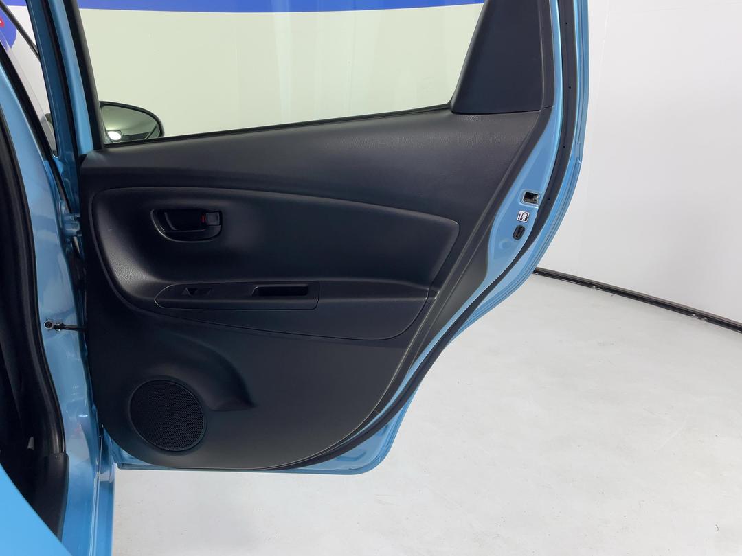 Photo '19' of Toyota Yaris