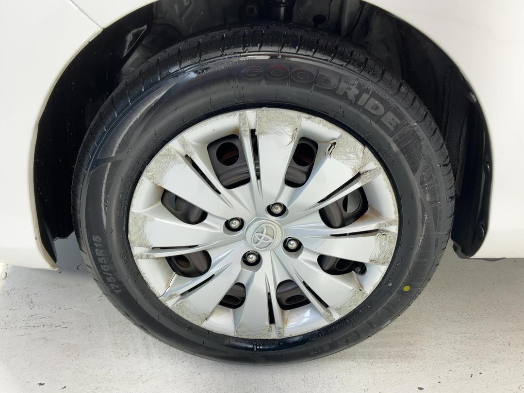Photo '10' of Toyota Yaris