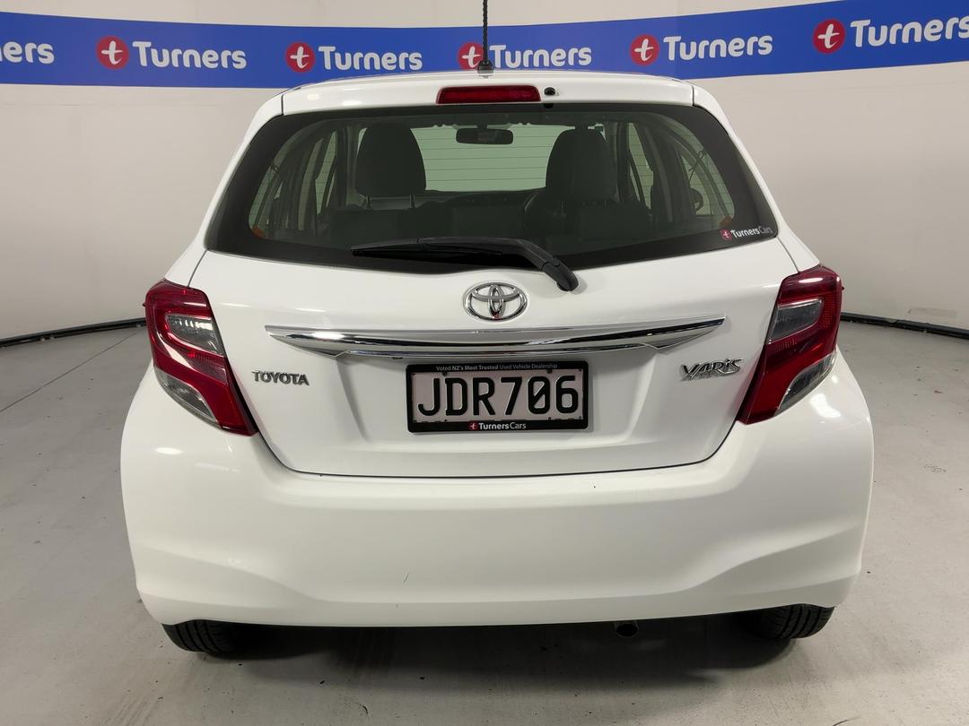 Photo '6' of Toyota Yaris