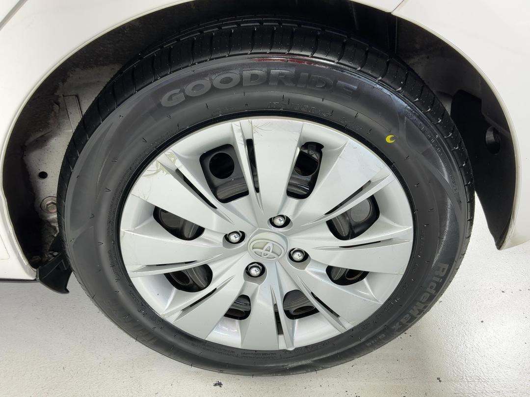 Photo '11' of Toyota Yaris