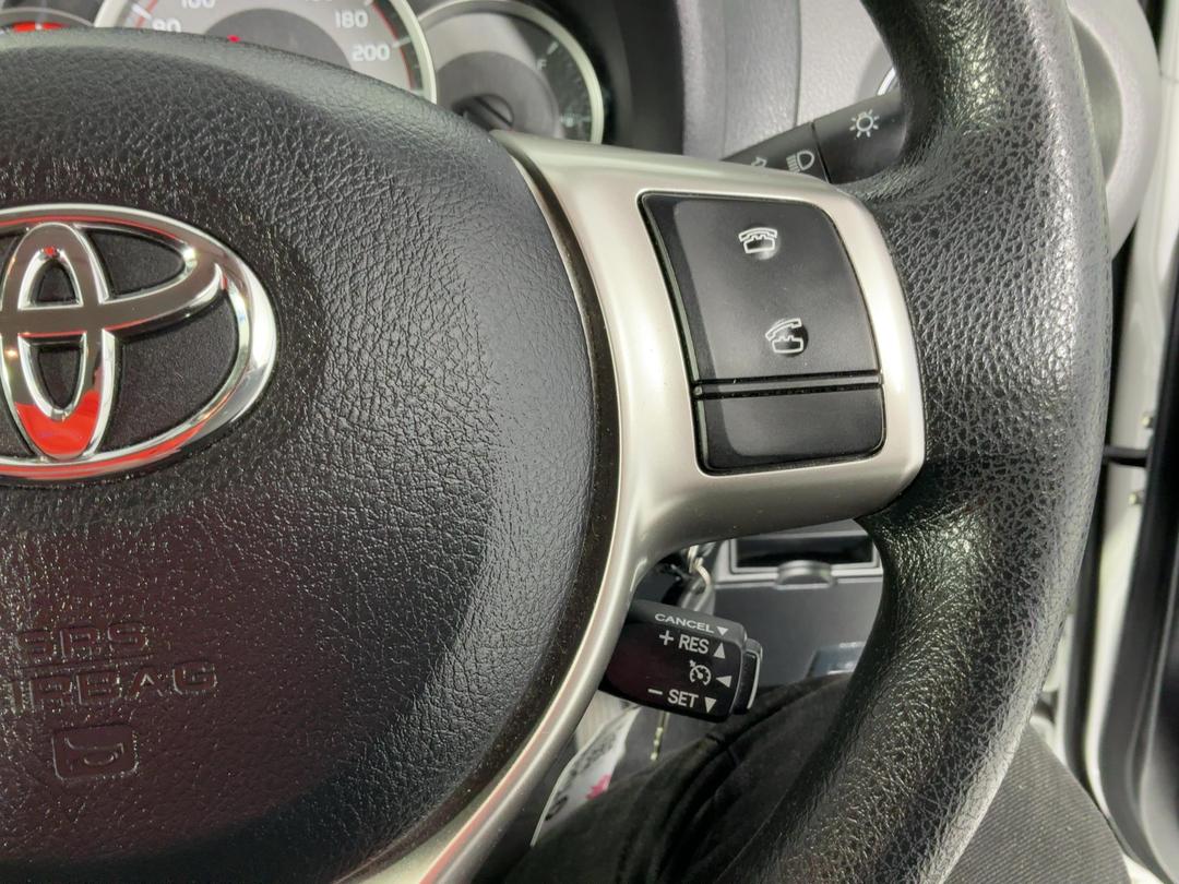 Photo '24' of Toyota Yaris