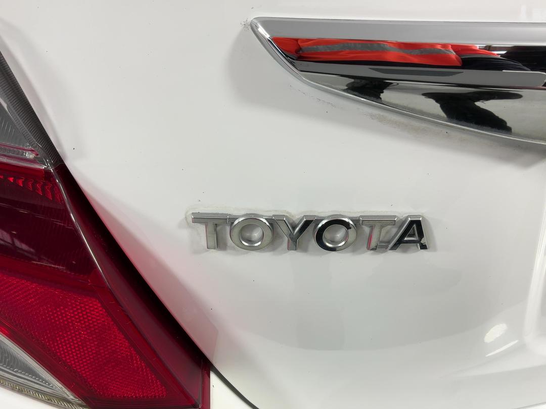 Photo '28' of Toyota Yaris