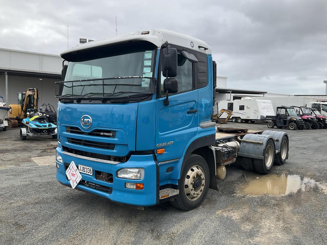 Photo '8' of UD Trucks GW26420 Tractor Unit