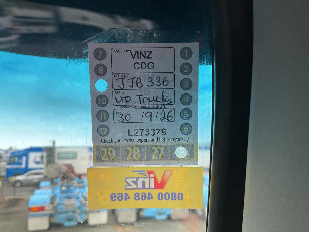 Photo '25' of UD Trucks GW26420 Tractor Unit