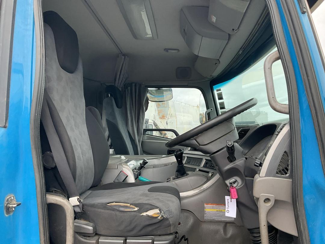 Photo '10' of UD Trucks GW26420 Tractor Unit