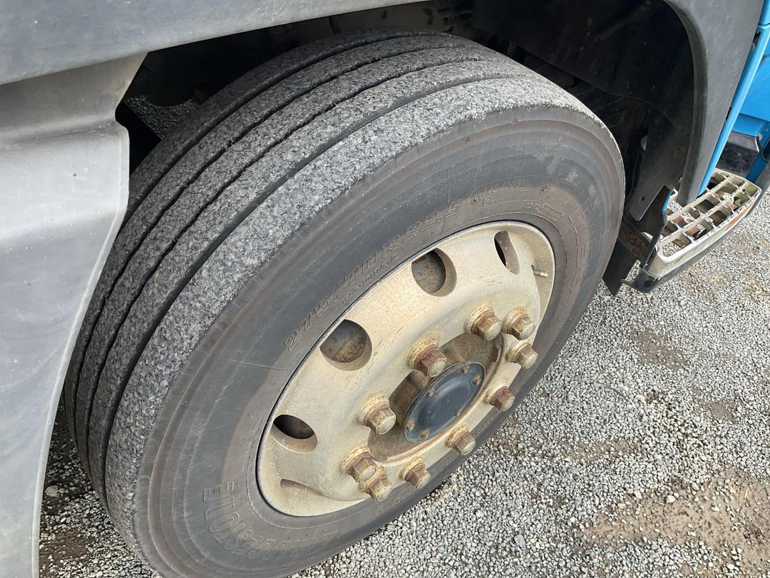 Photo '30' of UD Trucks GW26420 Tractor Unit