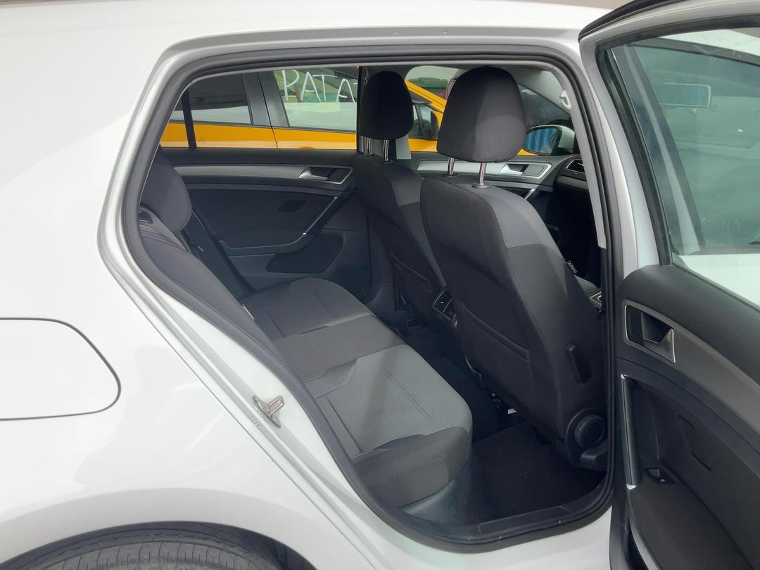 Photo '8' of Volkswagen Golf 1.2 / 77KW (DSG) Photo '8' of Volkswagen Golf 1.2 / 77KW (DSG)