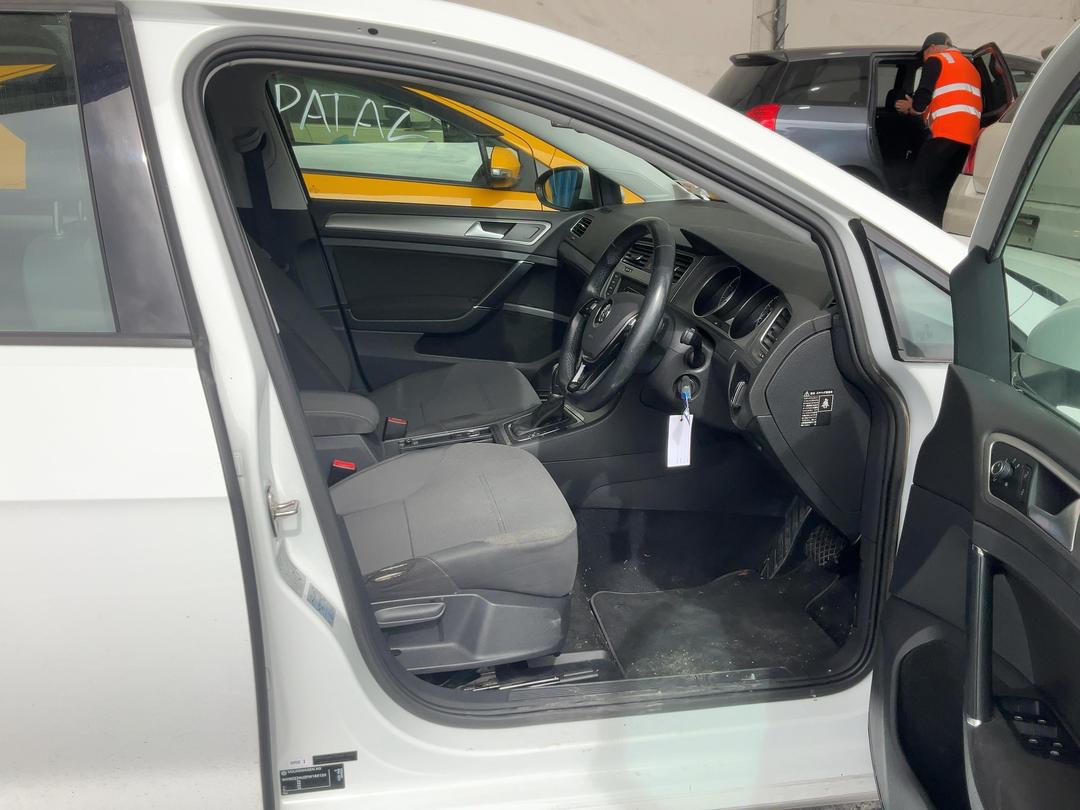 Photo '10' of Volkswagen Golf 1.2 / 77KW (DSG) Photo '10' of Volkswagen Golf 1.2 / 77KW (DSG)