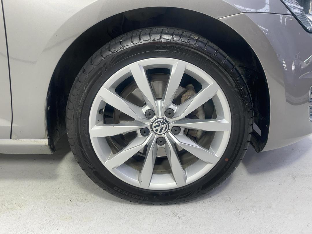 Photo '9' of Volkswagen Golf