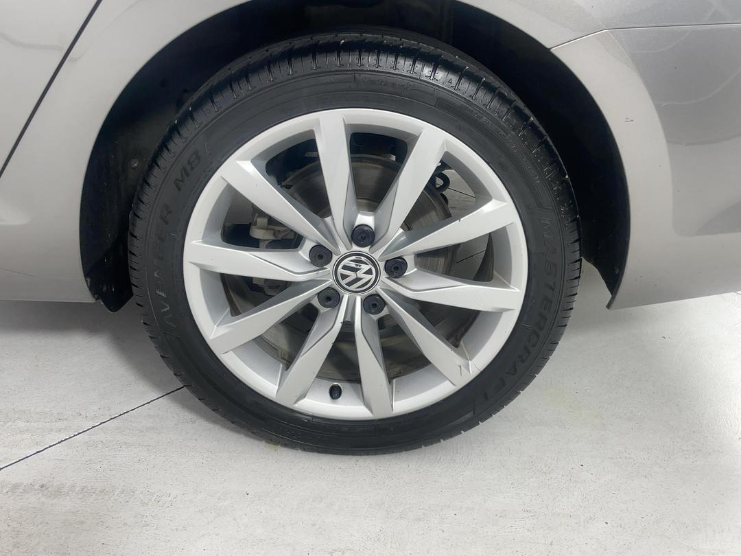 Photo '11' of Volkswagen Golf
