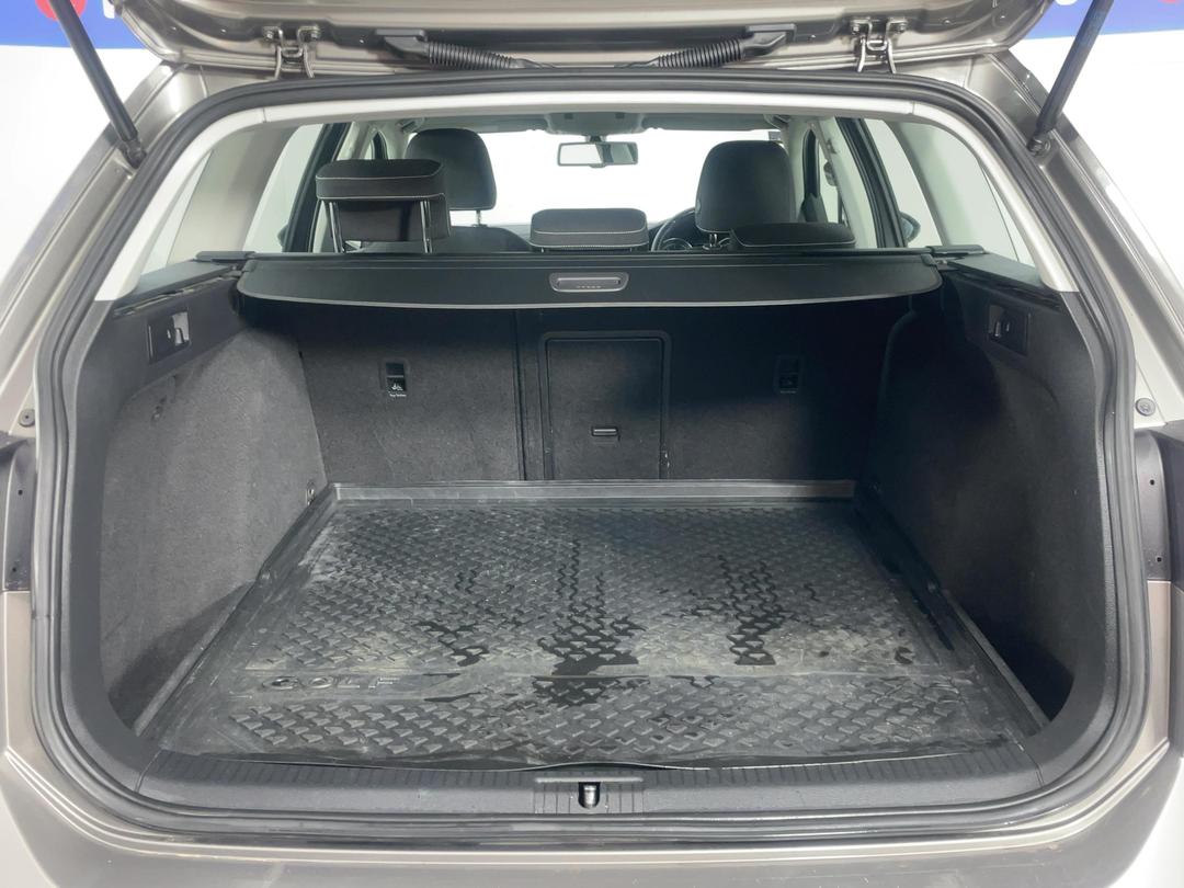 Photo '14' of Volkswagen Golf