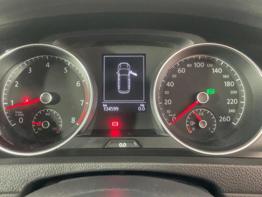 Photo '21' of Volkswagen Golf