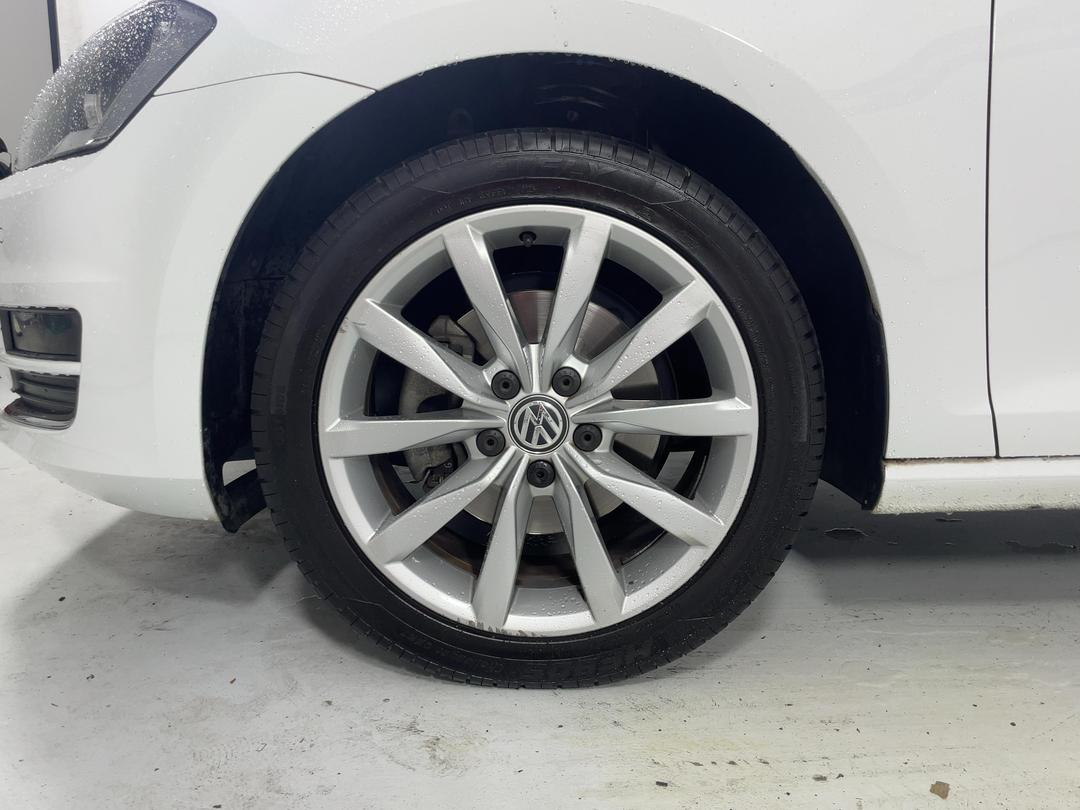 Photo '10' of Volkswagen Golf
