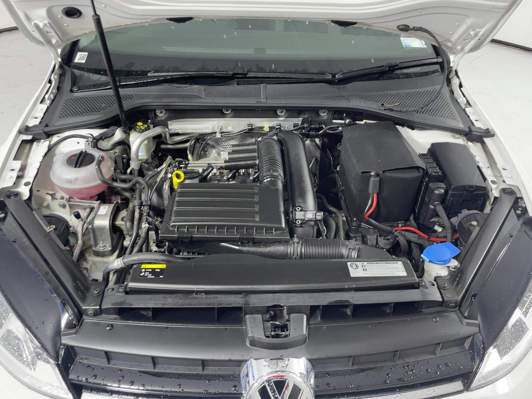 Photo '13' of Volkswagen Golf