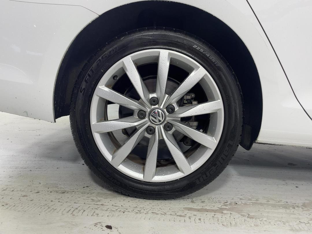 Photo '12' of Volkswagen Golf