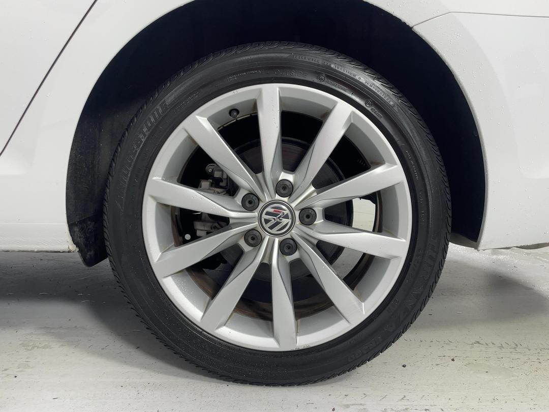 Photo '11' of Volkswagen Golf