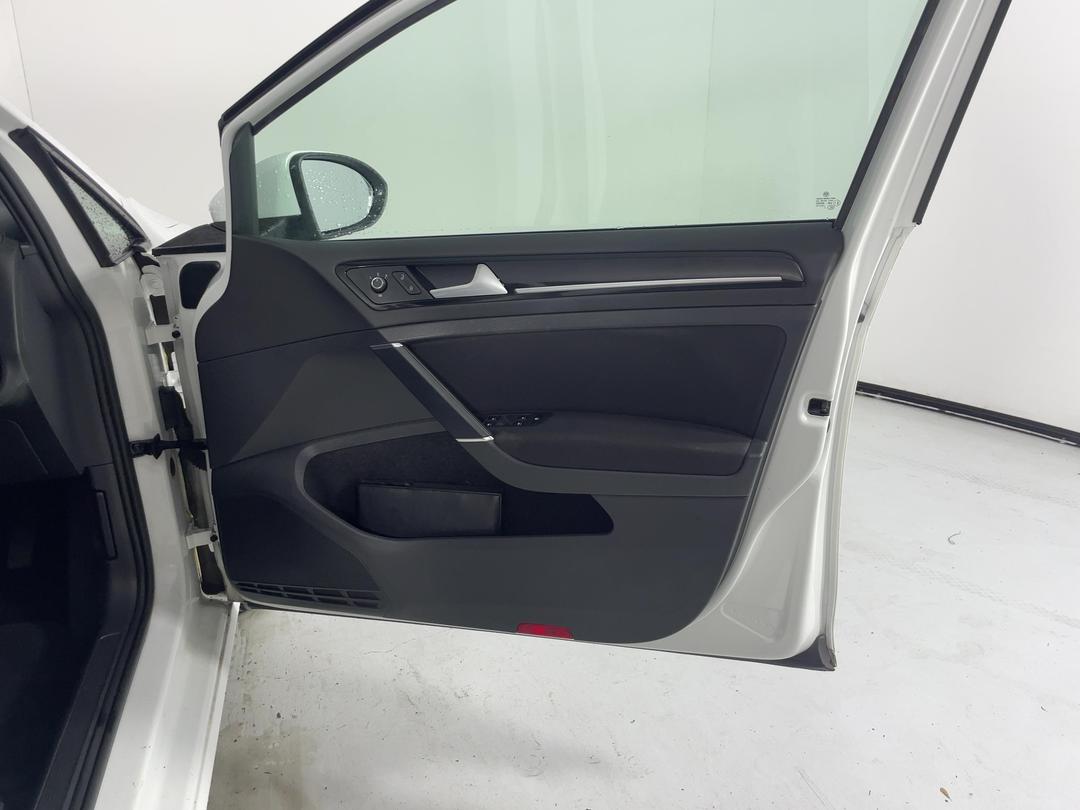 Photo '15' of Volkswagen Golf