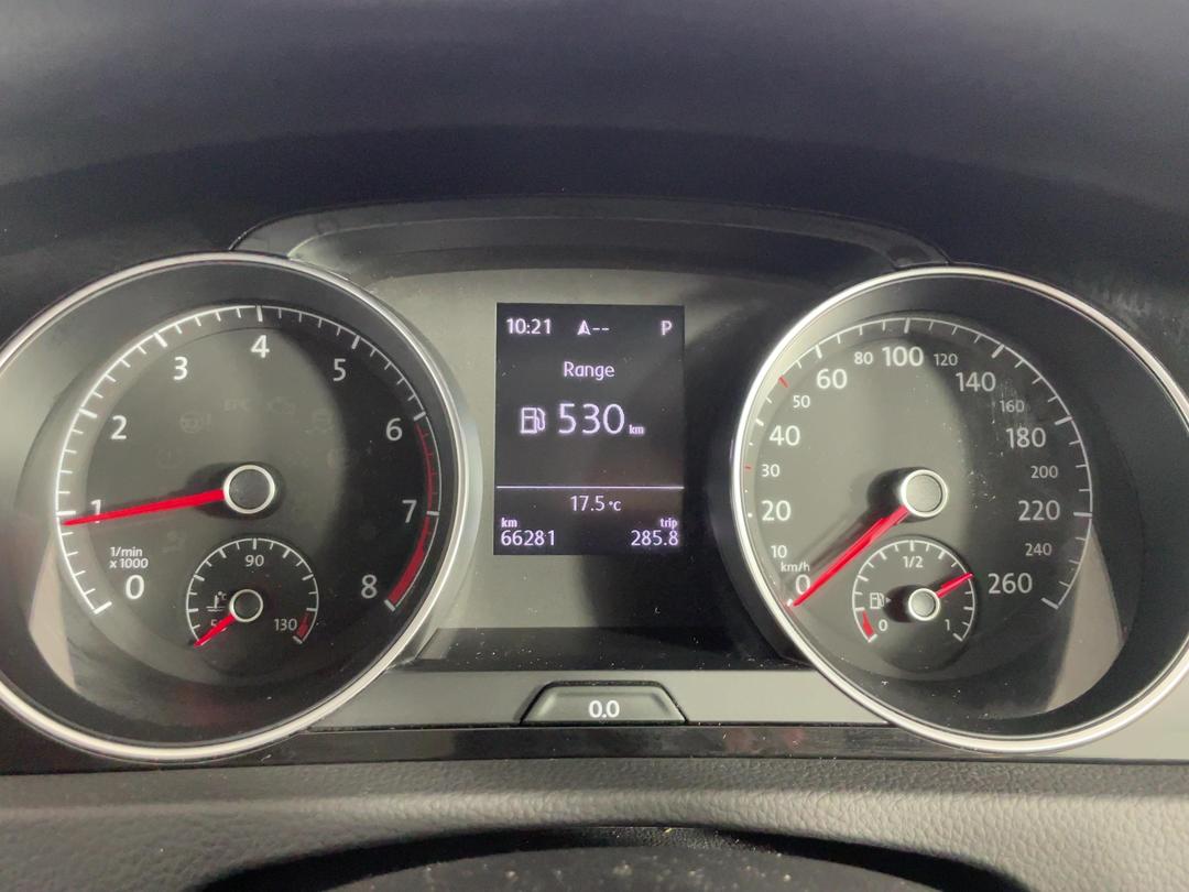 Photo '21' of Volkswagen Golf
