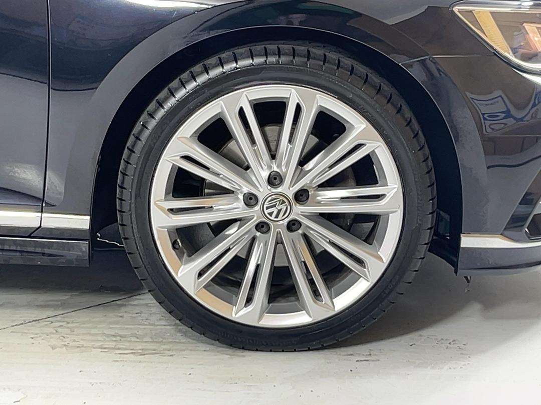 Photo '9' of Volkswagen Passat