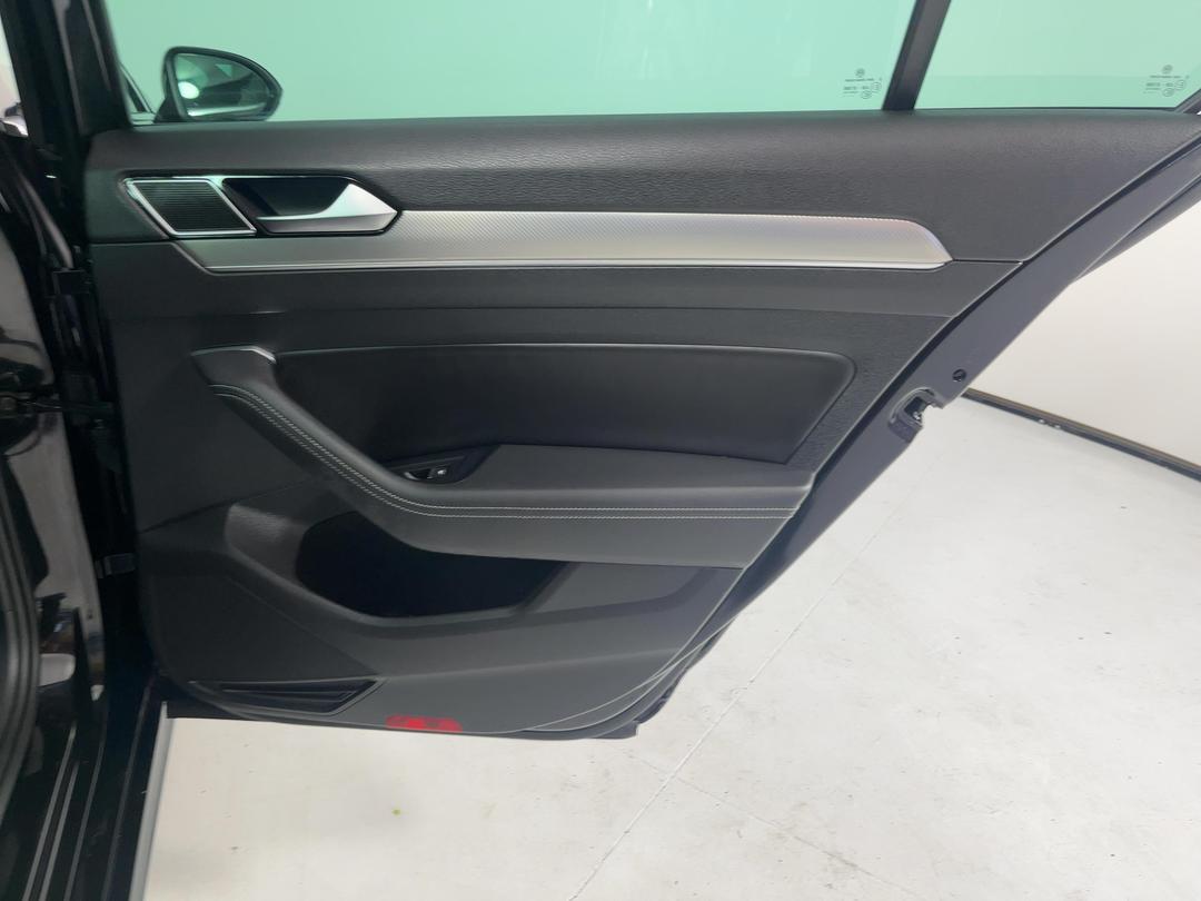 Photo '19' of Volkswagen Passat