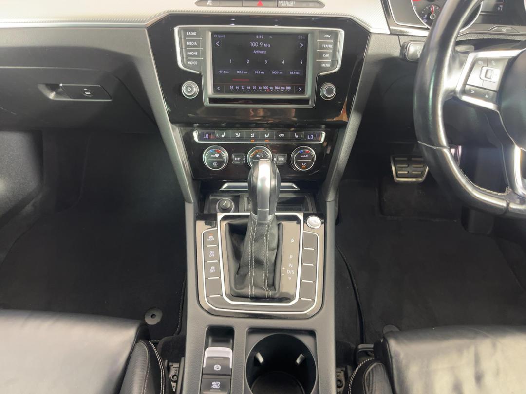 Photo '18' of Volkswagen Passat