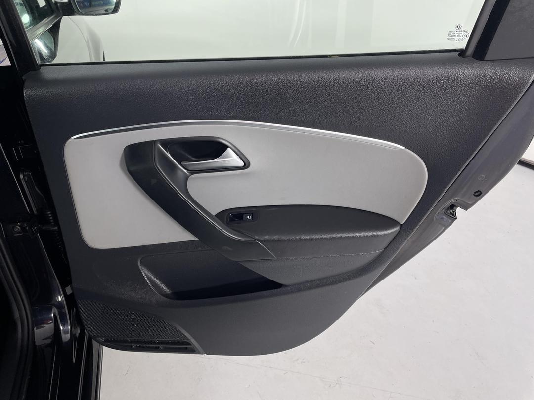 Photo '19' of Volkswagen Polo