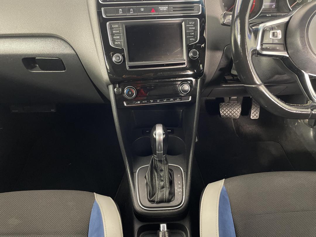 Photo '18' of Volkswagen Polo