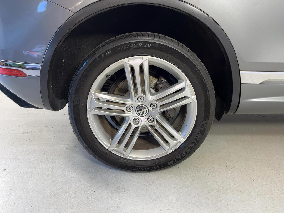 Photo '12' of Volkswagen Touareg