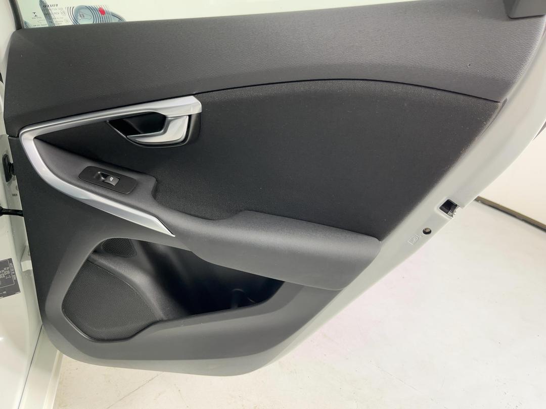 Photo '19' of Volvo V40