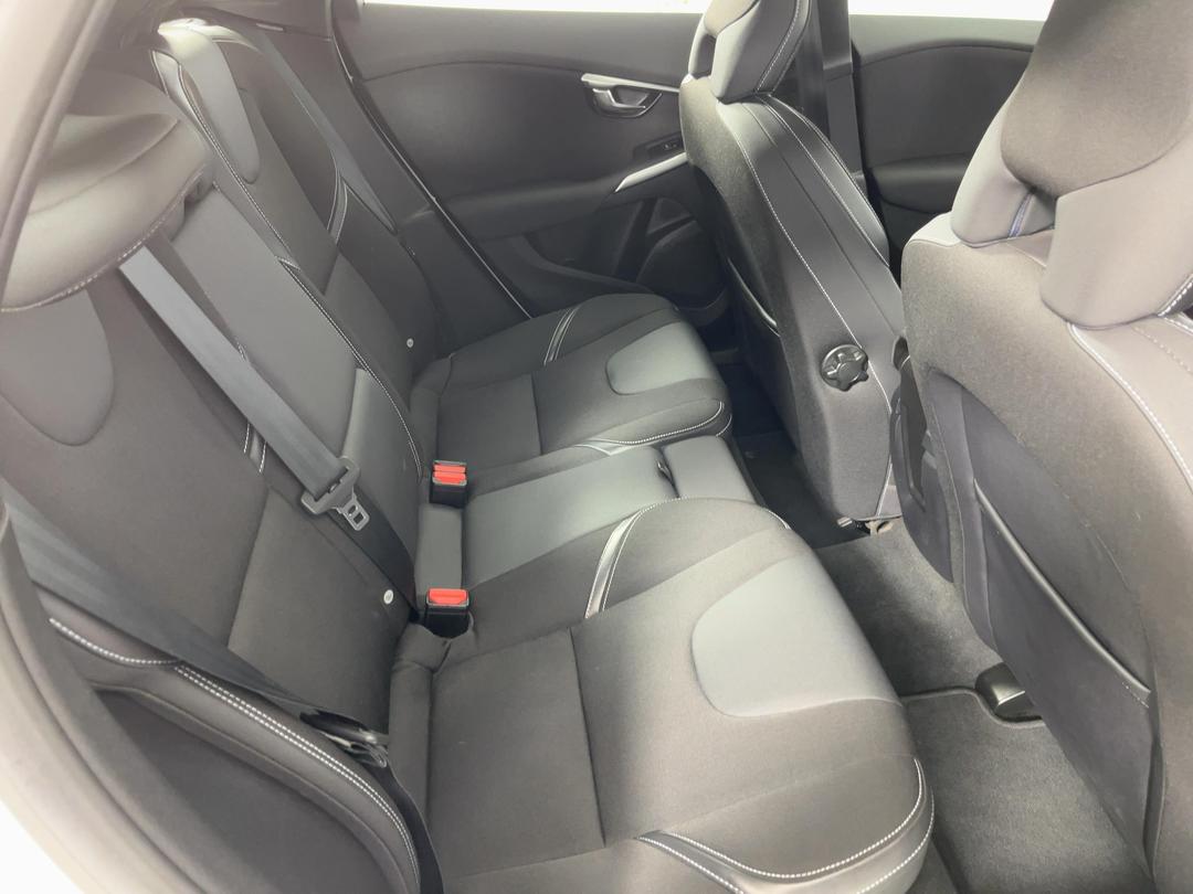 Photo '20' of Volvo V40