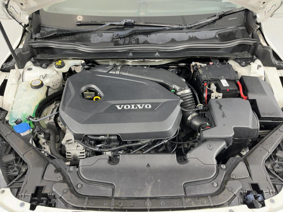 Photo '13' of Volvo V40