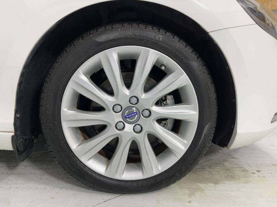 Photo '9' of Volvo V40