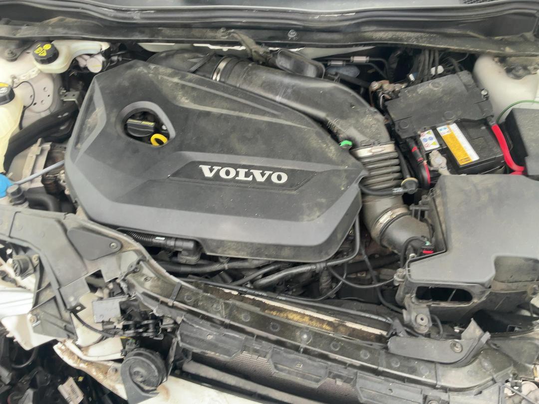 Photo '2' of Volvo V40