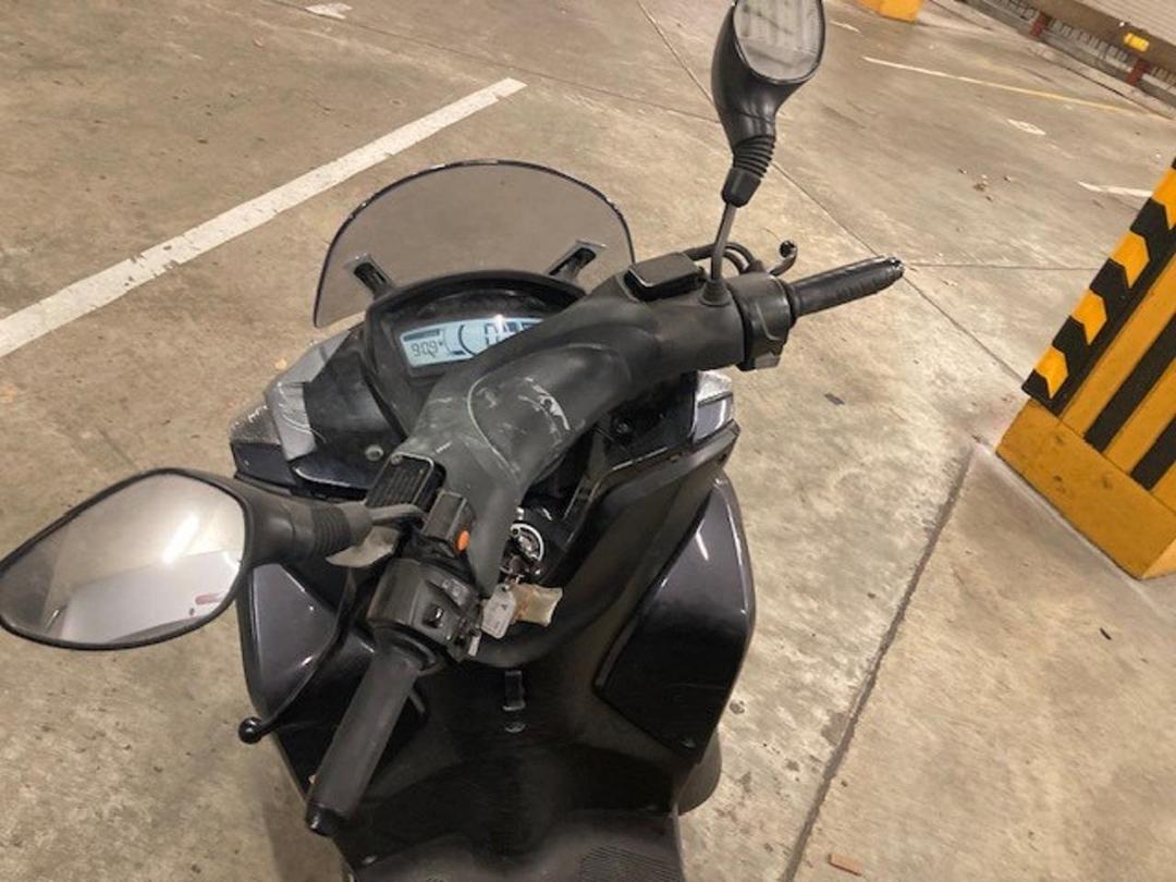 Photo '13' of Yamaha MW 125F