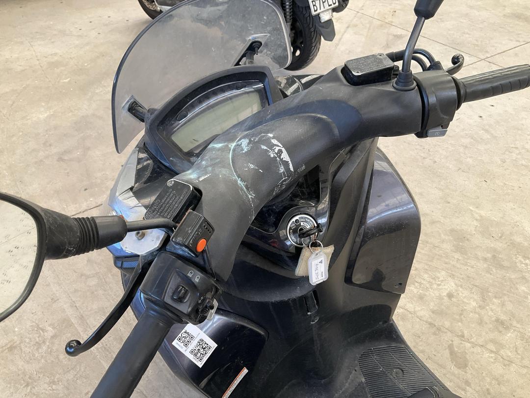 Photo '18' of Yamaha MW 125F