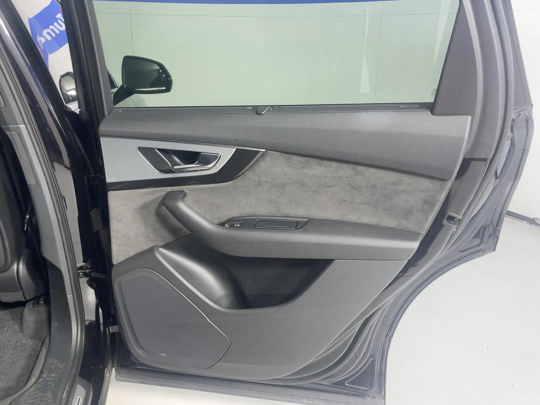 Photo '19' of Audi Q7